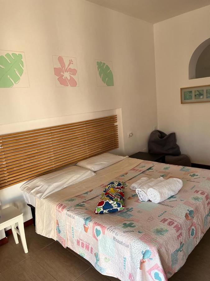 Menichetta Bilo 5 Posti Con Piscina Gratuita Dal 13 Luglio Al 1 Settembre Apartman Vulcano  Kültér fotó